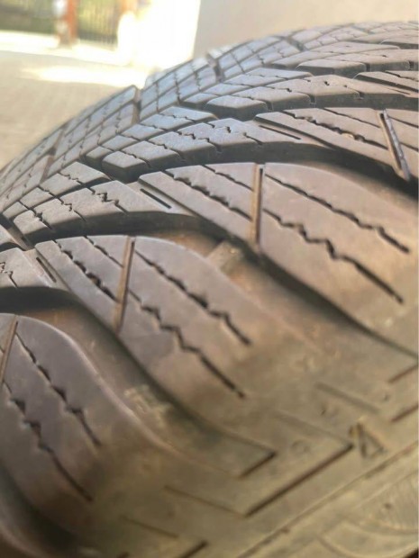 Fulda 195/55R16 ngy vszakos gumi 2 darab bordamlysg 6mm. DOT 42