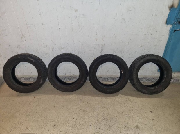 Fulda Kristall Montero 3 88 T (560 kg 190 km/h) téligumi 185/65R15