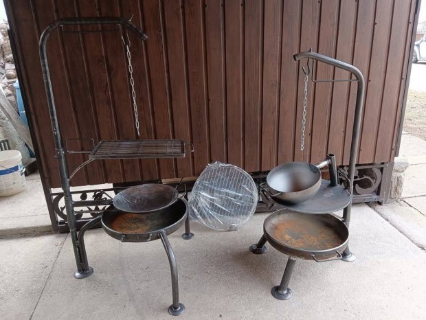 Full Egyedi mobil bográcstartó grillező tárcsalap kerti tűzrakó grill