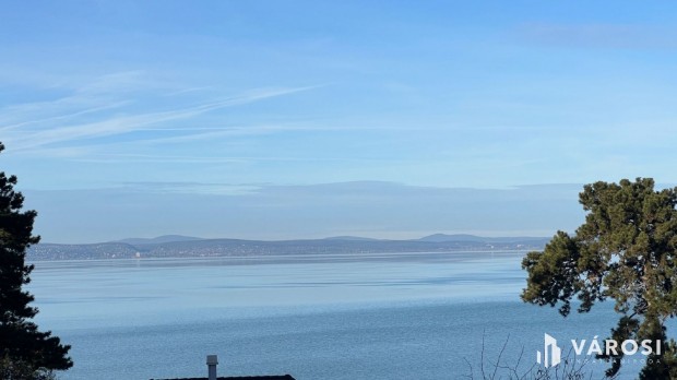 Full panor�m�s telek fel�j�tand�, vagy bontand� h�zzal