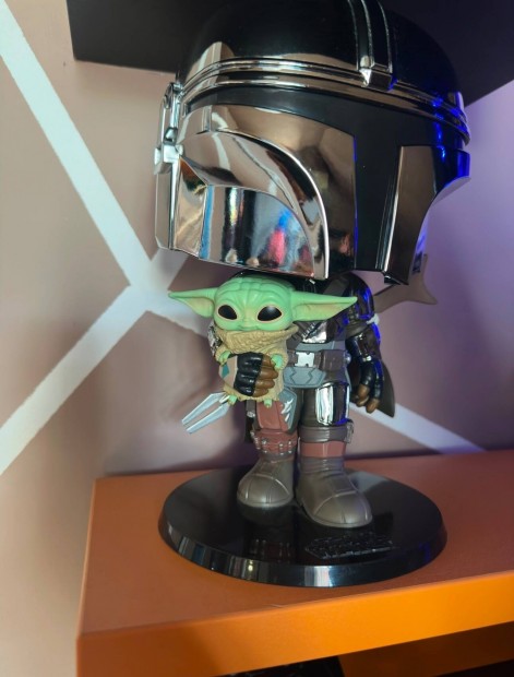 Funko Pop Star Wars The Mandalorian holding the child 25 cm