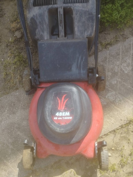 Fűnyíró MTD 1600