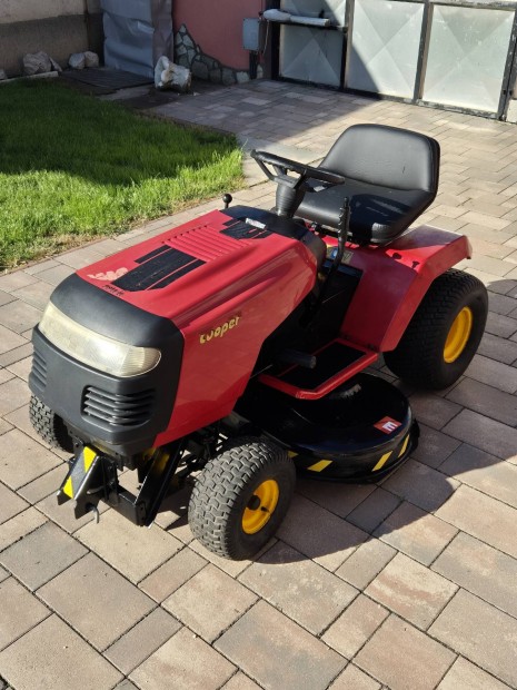 Fnyir Traktor 18Hp Briggs motoros