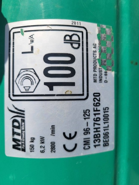 Fnyr traktor CMI90-126