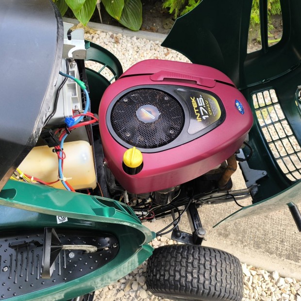 Fűnyíró traktor Fűnyírótraktor