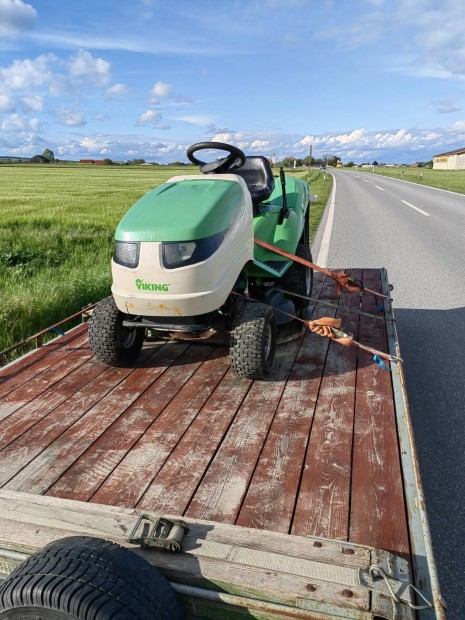 Fnyr traktor Viking MT745!