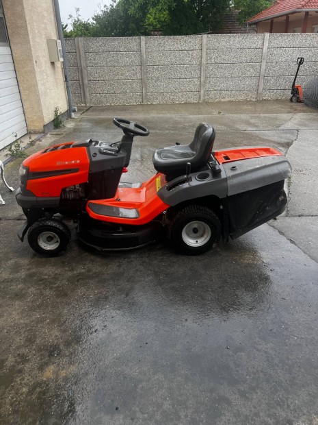 Fűnyíró traktor husvarna fű gyűjtő !!!