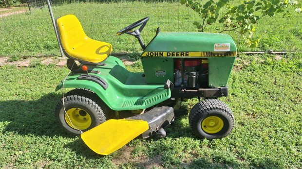 Fnyrtraktor fnyr traktor John Deere 111