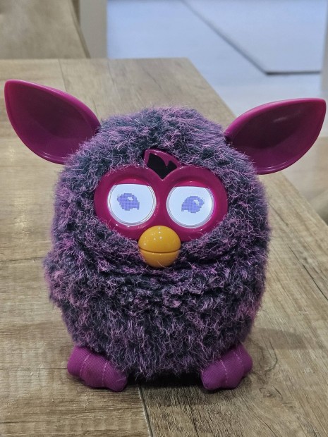 Furby interaktív plüssfigura