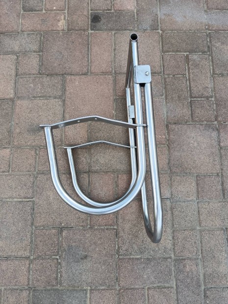 F�rd�l�tra haj� motorcs�nak, felhajthat� 