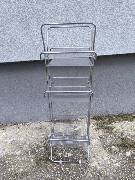 Frdszobai plexi polc trol