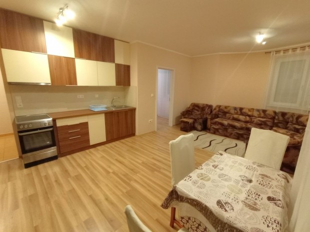 F�redi lak�parkban nappali+2 szob�s lak�s kiad�