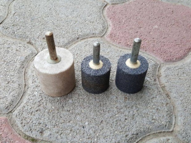 F�r�g�pbe foghat� k�sz�r� korong szersz�m sz�rke