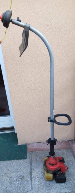 Fűszegélynyíró fűnyíró benzines Homelite ST 155 eladó