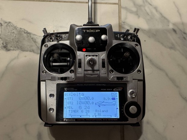 Futaba T10CP RC tank, robot távirányító