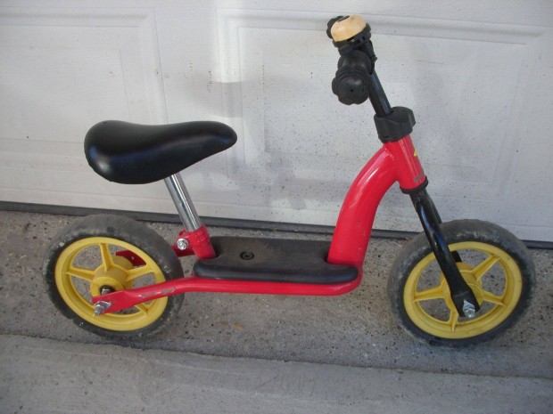 Fut�bicikli elad�