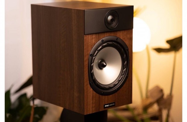 Fyne Audio F301 polcsugrz Walnut gynyr llapot