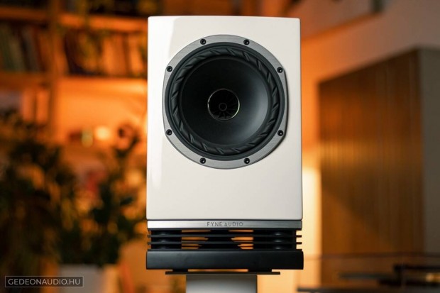 Fyne Audio F500 lakk fehr Hangfalpr