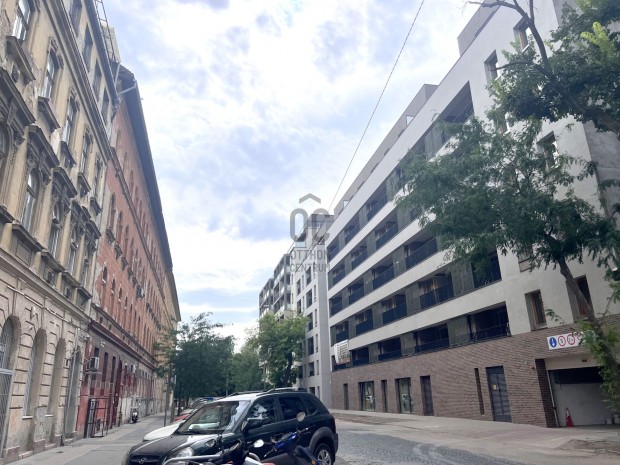 GAL�RI�S KIS LAK�S A 13. KER�LET FEJL�D� R�SZ�N  REMEK LEHET�S�G ELS�