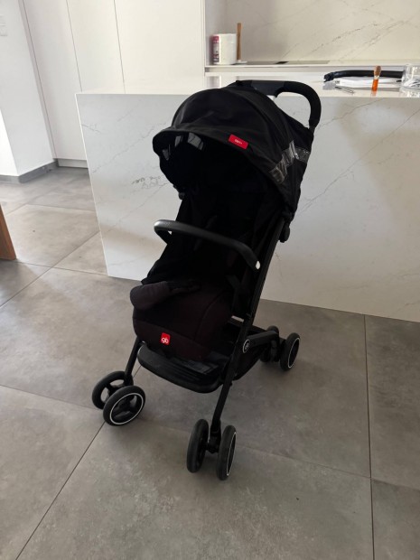 GB Qbit Plus Gold Satin Black multifunkciós babakocsi