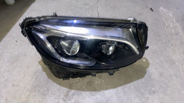 GLC LED jobb f�nysz�r� A2539065801 elad�