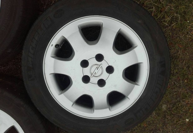 GM Opel 16 16" 5x110 alufelnik 205/55R16 nyári gumikal