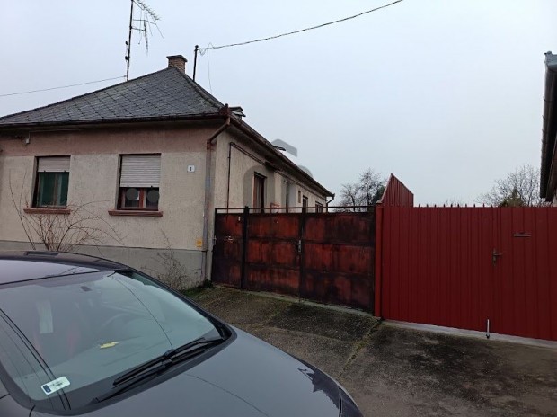 GYERE KALOCS�RA! - Kalocsai elad� t�gla csal�di h�z