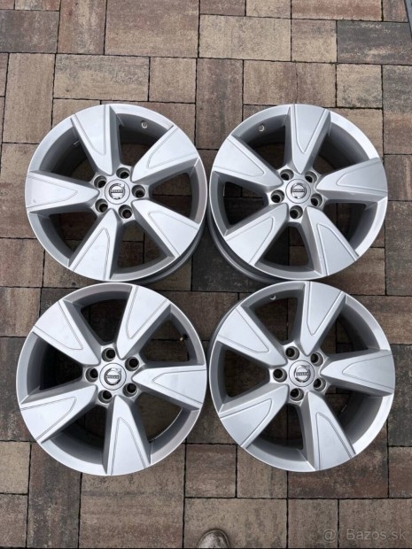 Gýari alufelni garnitúra Volvo R17, 5x108