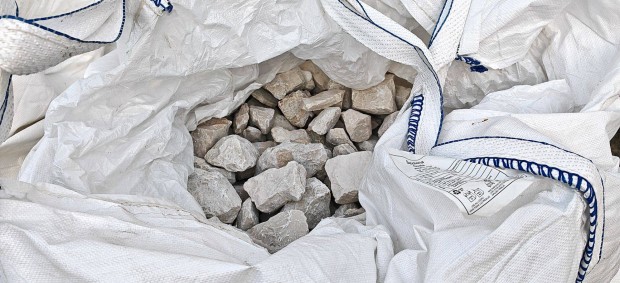Gabion fehér zúzott kő 55-110 mm, 4x 1 tonna big-bag zsákban