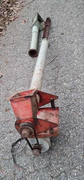 Gabonacsiga felhord csiga termnyszllt 380 V-os villanymotorral 