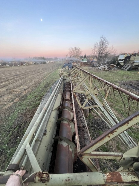 Gabonav�g�asztal 