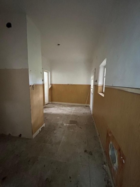 G�borj�ni elad� 67 nm-es h�z