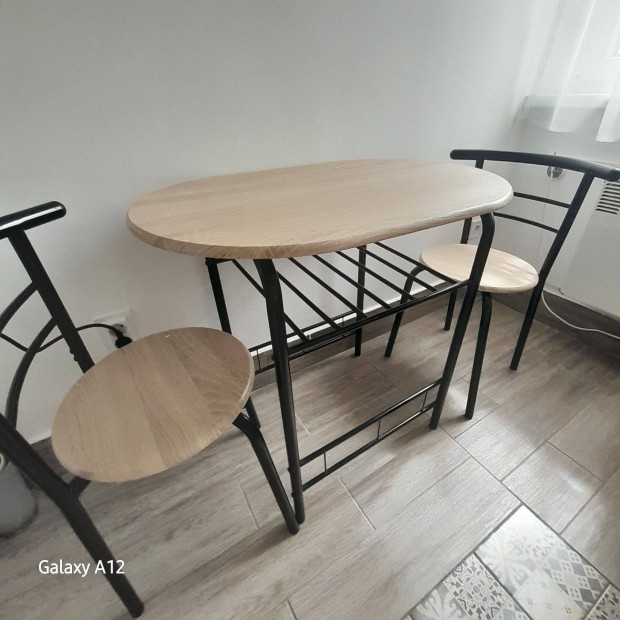 Gadstrup asztal H92 + 2 Gadstrup szk fekete/tlgyszn