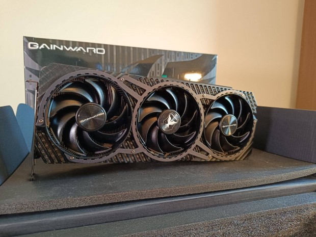 Gainward Phoenix - Rtx 4070 Ti Super