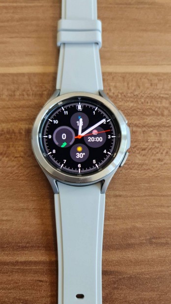 Galaxy Watch 4 Classic 46 mm, ezst, hibtlan, garancilis