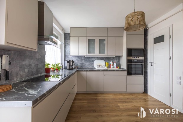 Gal�ri�s dorozsmai ikerh�z teljesen fel�j�tva