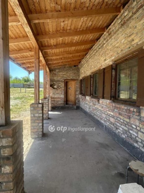 Galgah�v�zi elad� 220 nm-es h�z