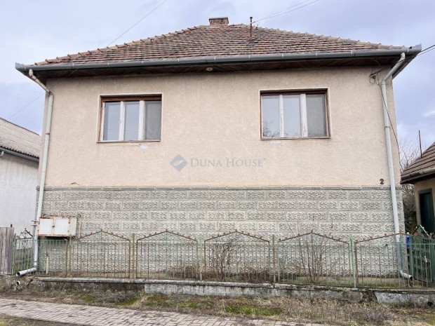 Galgam�csai elad� 140 nm-es h�z