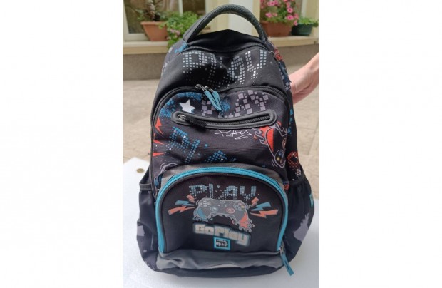 Gamer "GO Play" iskolatáska alig használt