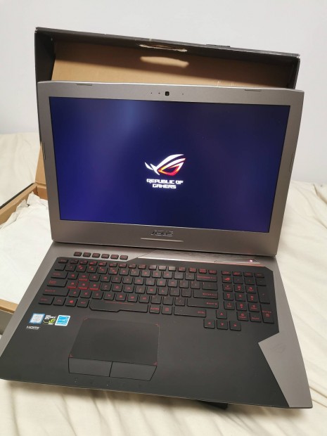 Gamer laptot Asus ROG G572VL 16GB RAM Dobozzal 