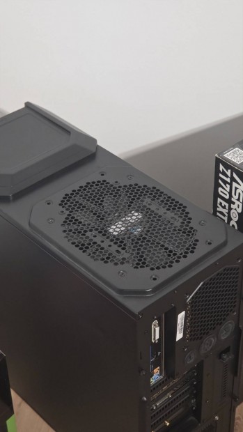 Gamer pc komplett szett Gtx1070 G1 / I-7 6700K Evga Gold