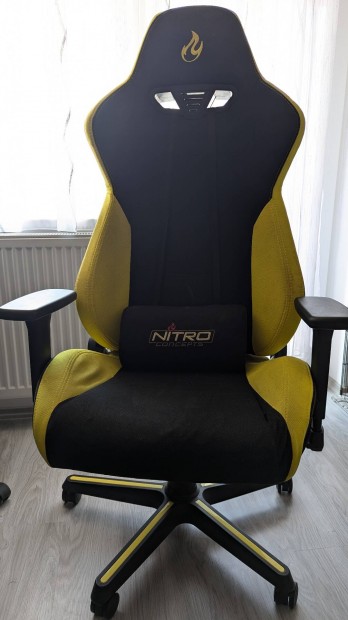 Gamer szk Nitro Nitro Concepts S300 Astral Yellow - Fekete/Srga