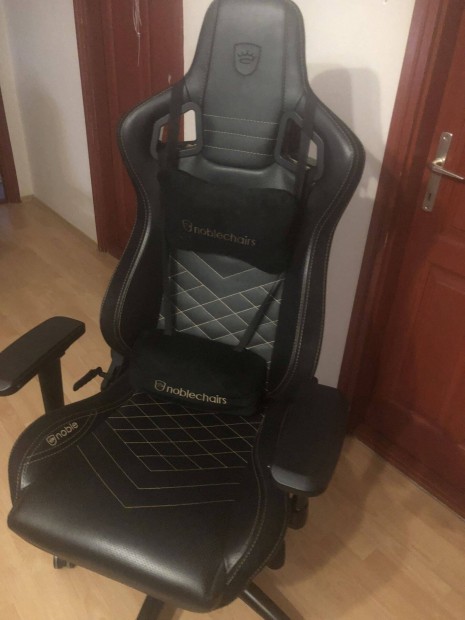 Gamer szk Noblechairs fekete br