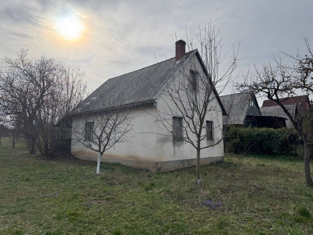 G�ny�s d�l�ben 3 szob�s h�tv�gi h�z elad�