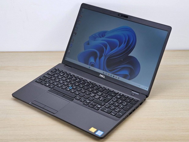 Garanciális Dell Latitude 5500 laptop / i5-8365U / 8GB RAM / 256GB SSD