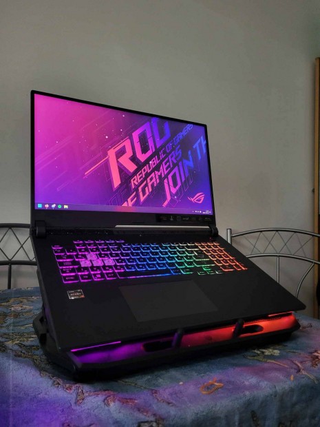 Garancilis dobozos Gamer Asus ROG Strix G17 G713RM Full RGB laptop