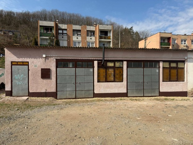 Gar�zs M�hely elad�