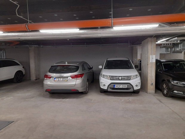 Gar�zs / Parkolo VIII. T�m� u 58