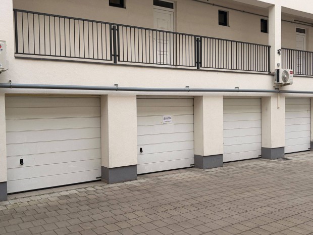 Gar�zs elad� 15m2 - N�gyes Husz�rok 7