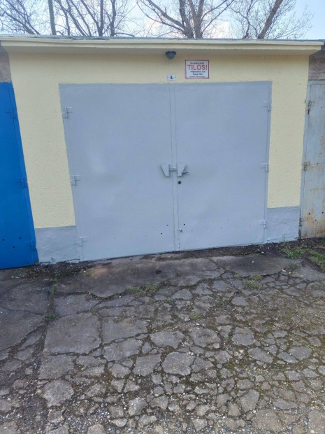 Gar�zs kiad� Duna�jv�rosban!